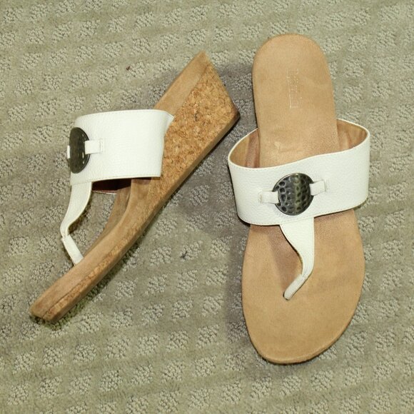 Bjorndal Marcie Women's 9 White Silver Accent 2.5" Wedge Sandals - EUC! - Picture 1 of 6